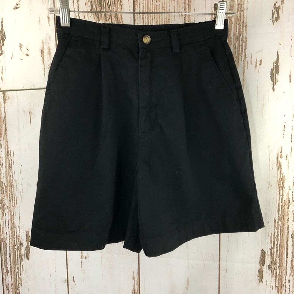 90’s Style. St. John’s Bay, Petite Shorts, Size 4P. In excellent condition!